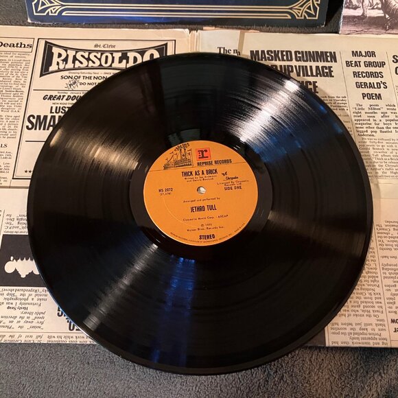 JETHRO TULL Vinyl Record Albums (33s/LPs)), Lot of 3: H Horses/Minstrel/Thick - Picture 2 of 4